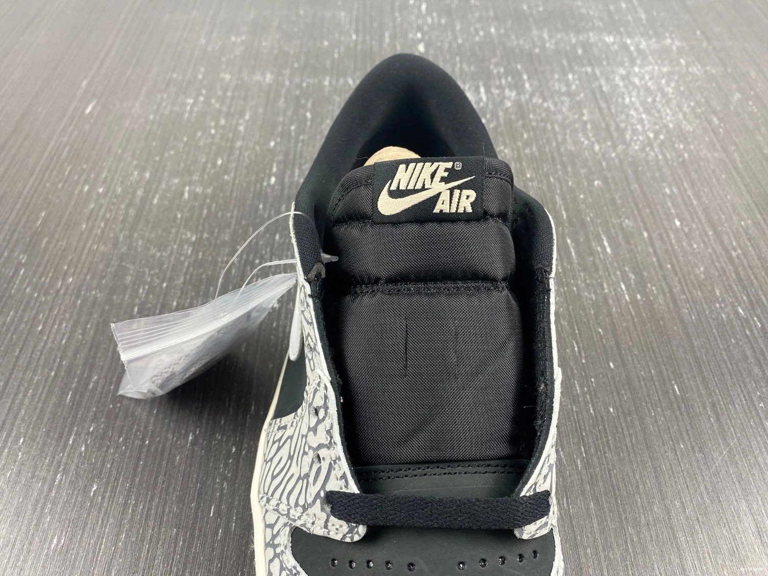 Retro CZ0790-001 Jordan Cement Black 1 OG Low - 0414